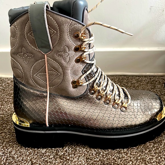 Men’s Louis Vuittion Gold Plated Combat Boots - Picture 1 of 5